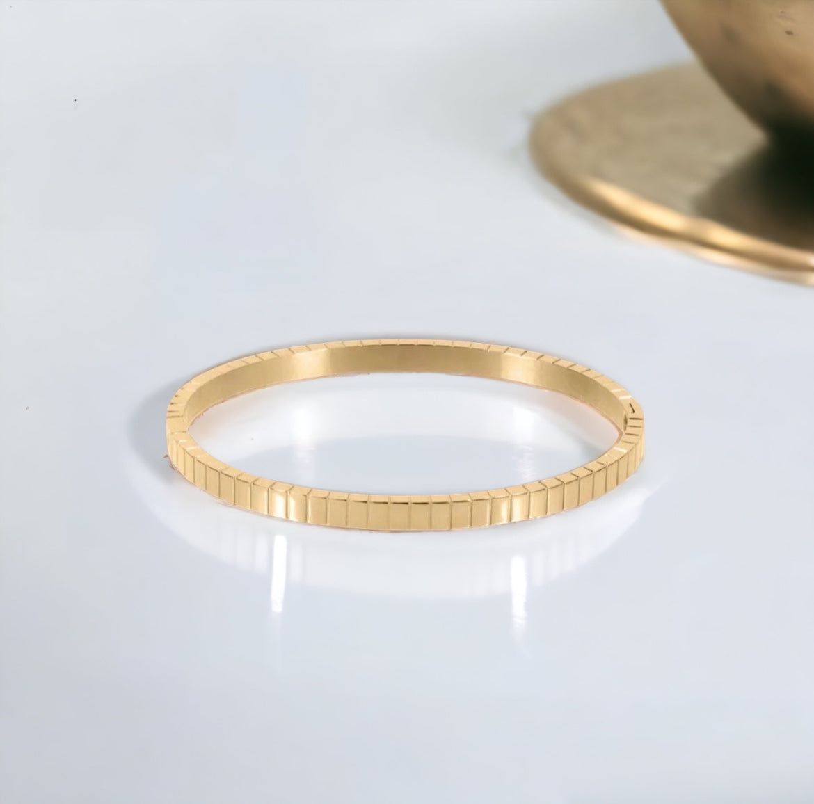 Gold Pria Bangle